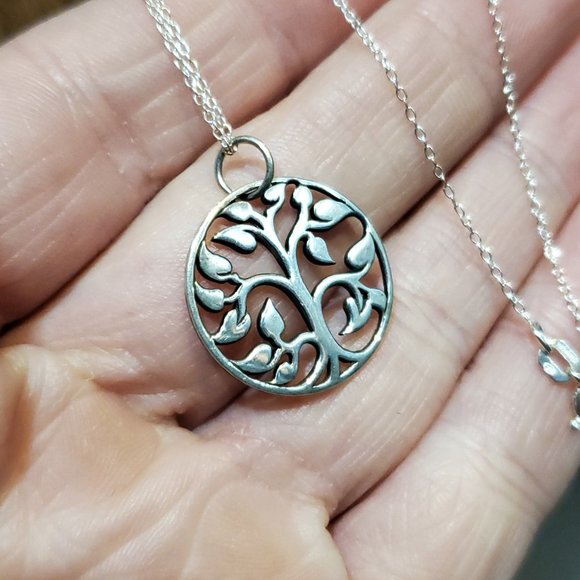 18 Inch 925 Sterling Silver Beautiful Unique Tree Pendant Necklace - Picture 2 of 6